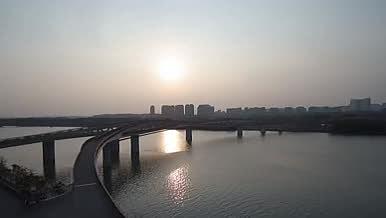 衢州柯城区网红桥日落景色视频的预览图